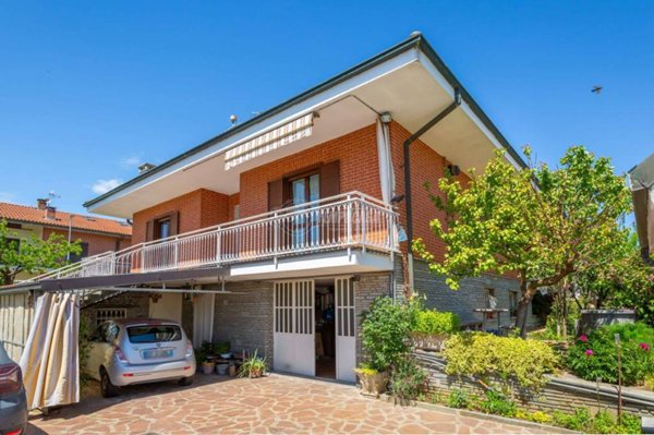 casa indipendente in vendita a Poirino