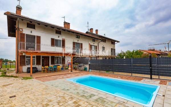 casa indipendente in vendita a Poirino