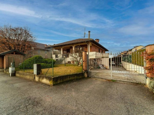 casa indipendente in vendita a Poirino