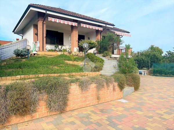 casa indipendente in vendita a Poirino