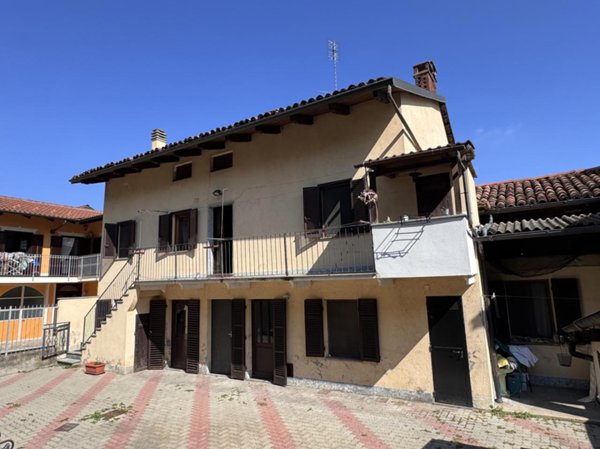 casa indipendente in vendita a Poirino