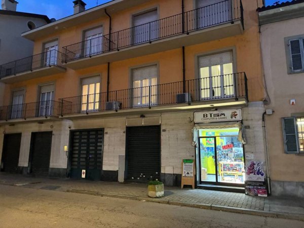 negozio in vendita a Poirino