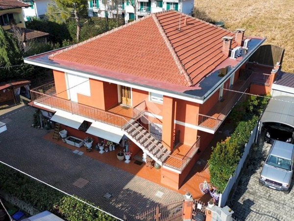 casa indipendente in vendita a Poirino