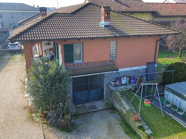 casa indipendente in vendita a Poirino