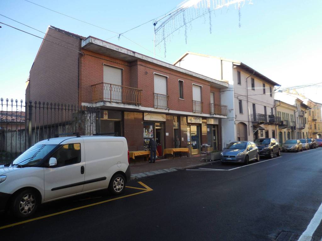 negozio in vendita a Poirino