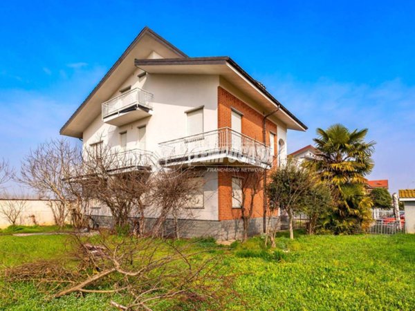 casa indipendente in vendita a Poirino