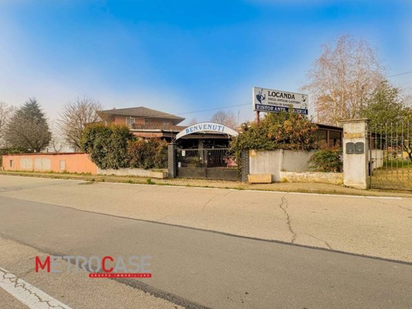 negozio in vendita a Poirino