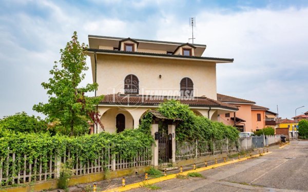 casa indipendente in vendita a Poirino