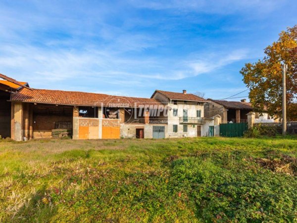 casa indipendente in vendita a Poirino in zona Appendini
