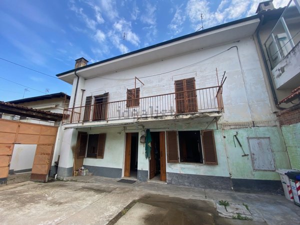 casa indipendente in vendita a Poirino