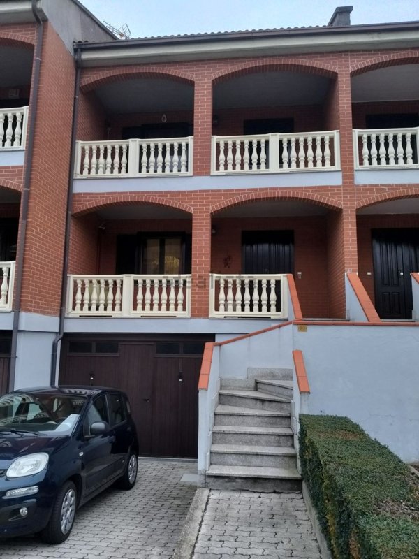 casa indipendente in vendita a Poirino