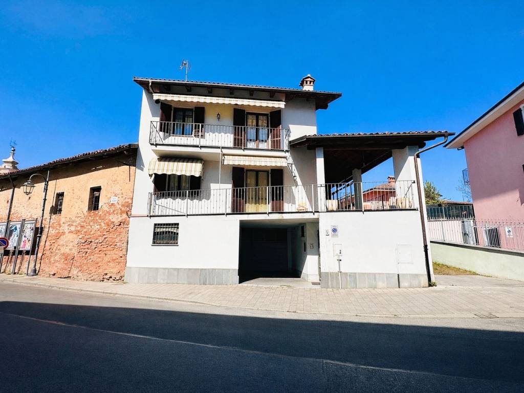 casa indipendente in vendita a Poirino