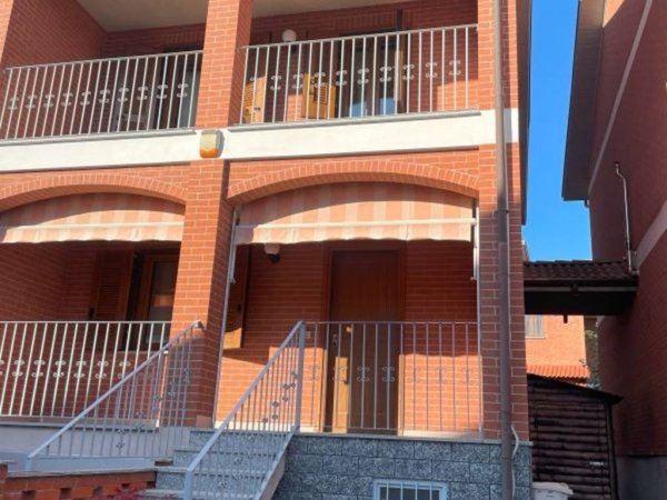 casa indipendente in vendita a Poirino