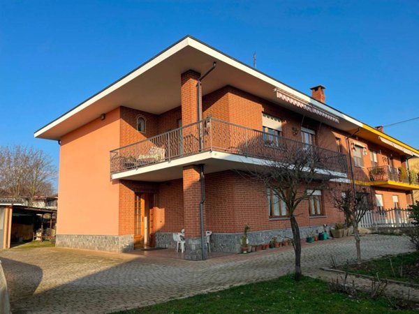 casa indipendente in vendita a Poirino