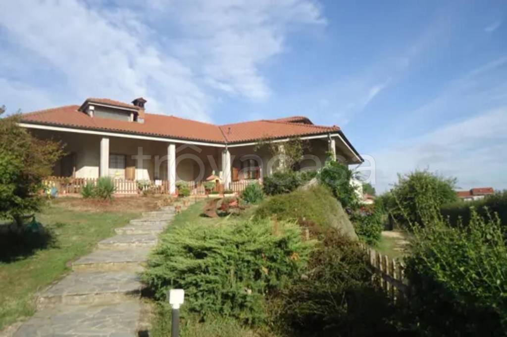 casa indipendente in vendita a Poirino