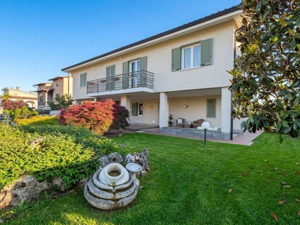 casa indipendente in vendita a Poirino