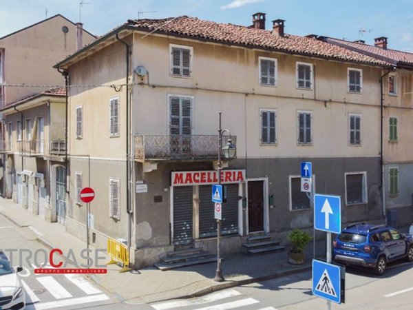 intera palazzina in vendita a Poirino in zona Tetti Brossa