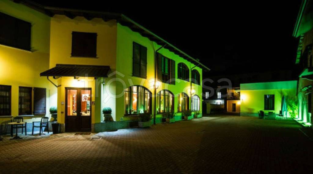 negozio in vendita a Poirino in zona Tetti Brossa