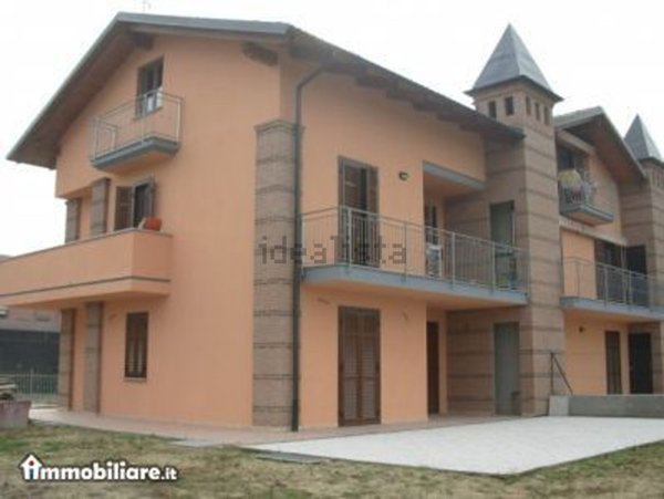 casa indipendente in vendita a Poirino in zona Masio