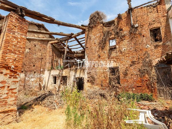 casale in vendita a Poirino in zona Tetti Brossa