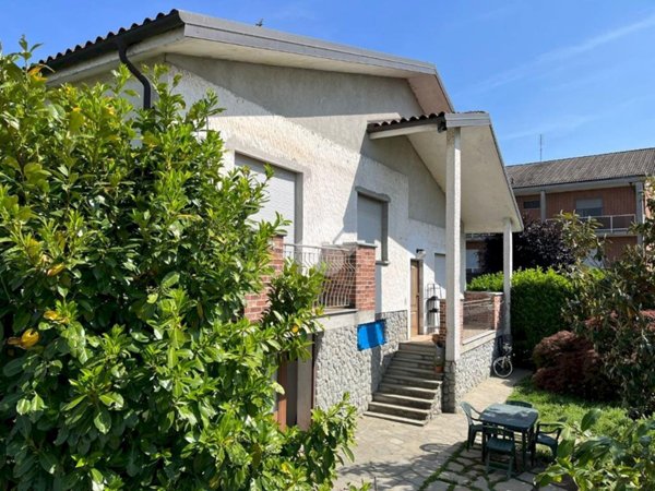 casa indipendente in vendita a Poirino in zona Tetti Brossa