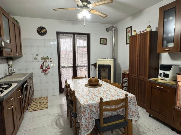 casa indipendente in vendita a Poirino in zona Marocchi