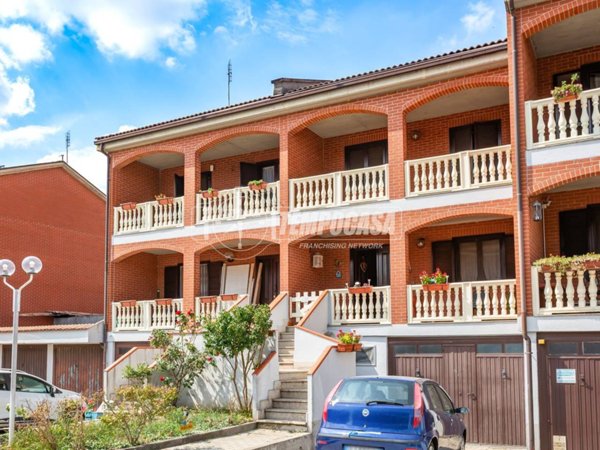 casa indipendente in vendita a Poirino in zona Marocchi