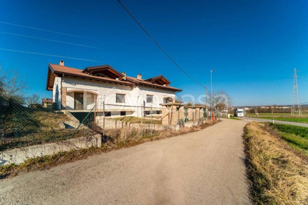 casa indipendente in vendita a Poirino in zona Masio