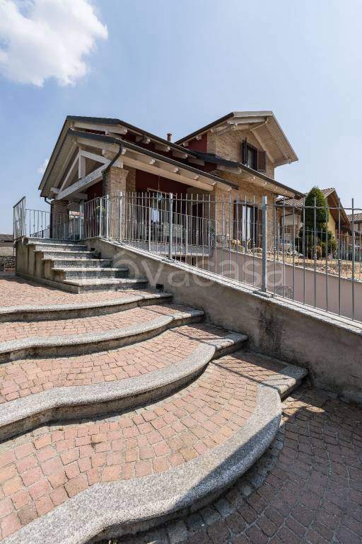 casa indipendente in vendita a Poirino