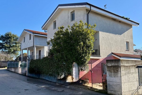 casa indipendente in vendita a Poirino in zona Tetti Brossa
