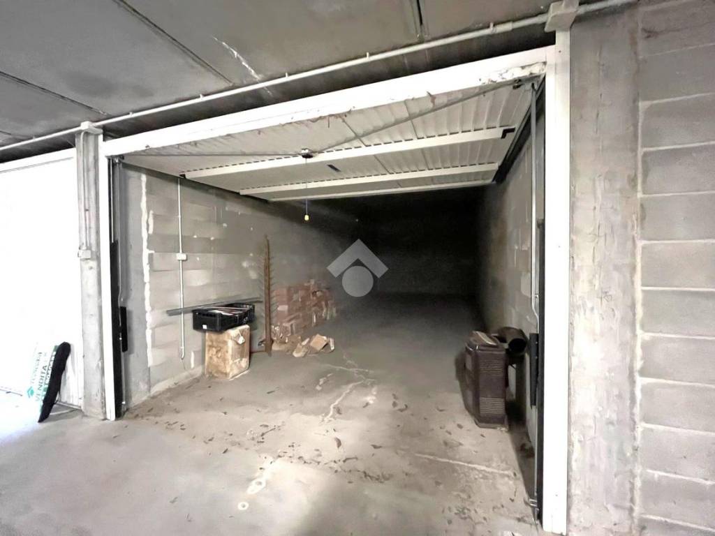box auto in vendita a Poirino in zona Tetti Brossa