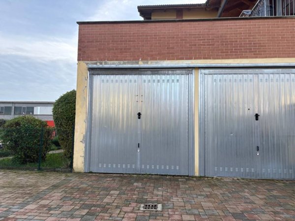 box auto in vendita a Poirino in zona Tetti Brossa