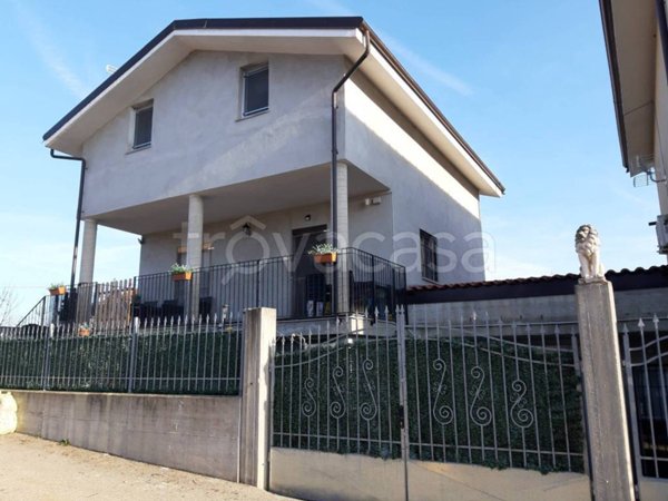 casa indipendente in vendita a Poirino in zona Tetti Brossa