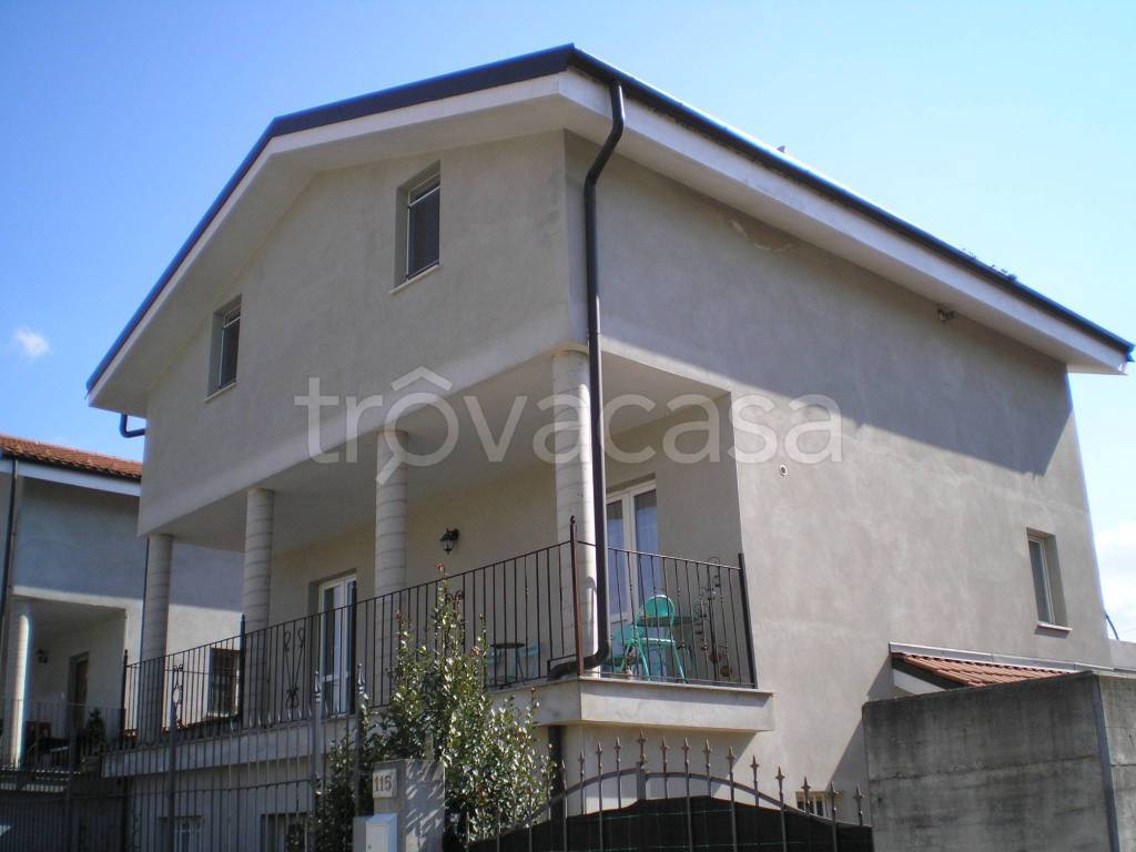 casa indipendente in vendita a Poirino in zona Tetti Brossa
