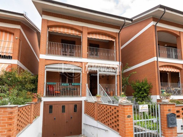 casa indipendente in vendita a Poirino in zona Tetti Brossa