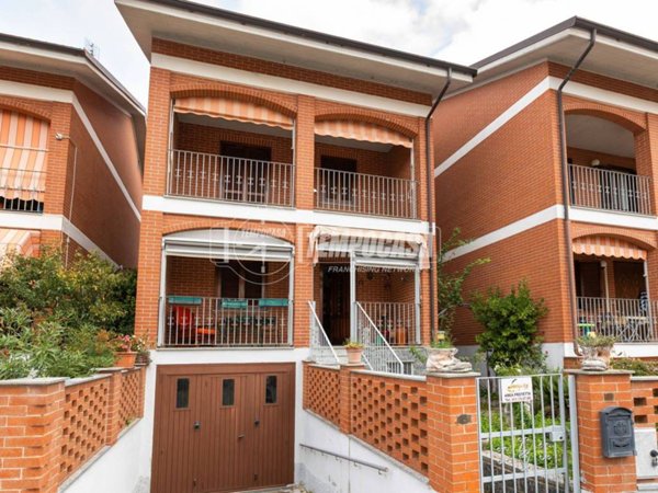 casa indipendente in vendita a Poirino in zona Tetti Brossa