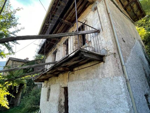 casa indipendente in vendita a Pomaretto