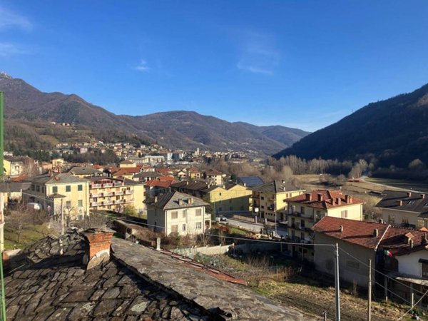 casa indipendente in vendita a Pomaretto