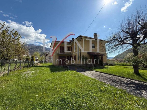 casa indipendente in vendita a Pomaretto