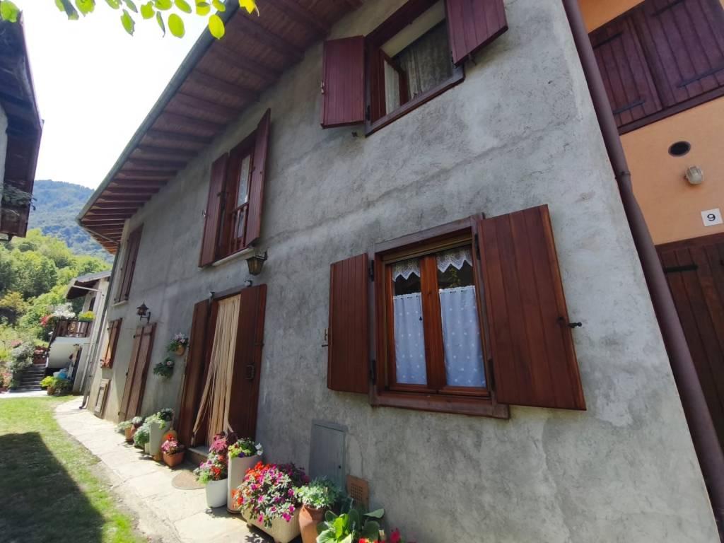 casa indipendente in vendita a Pomaretto