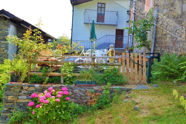 casa indipendente in vendita a Pomaretto