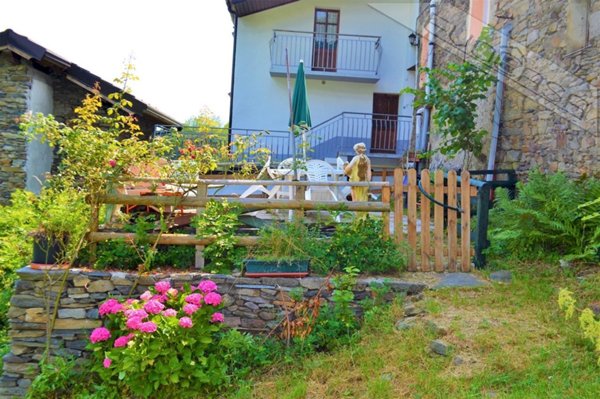 casa indipendente in vendita a Pomaretto