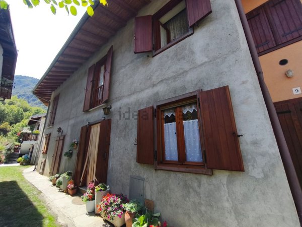 casa semindipendente in vendita a Pomaretto