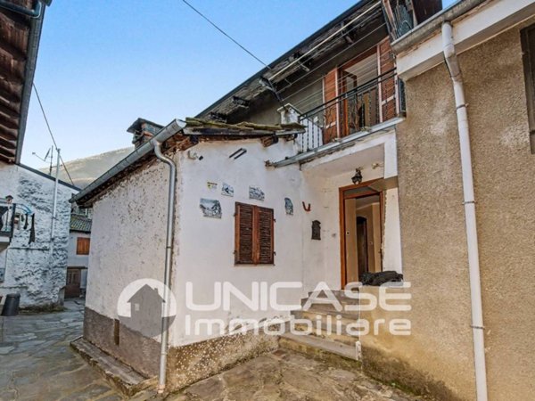 casa indipendente in vendita a Pomaretto