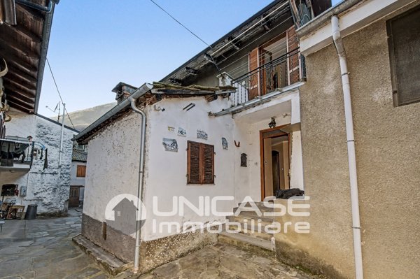 casa indipendente in vendita a Pomaretto