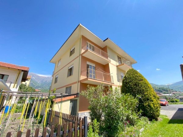 casa indipendente in vendita a Pomaretto