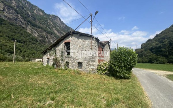 casa indipendente in vendita a Pont Canavese