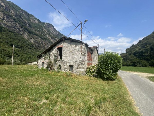 casa indipendente in vendita a Pont Canavese