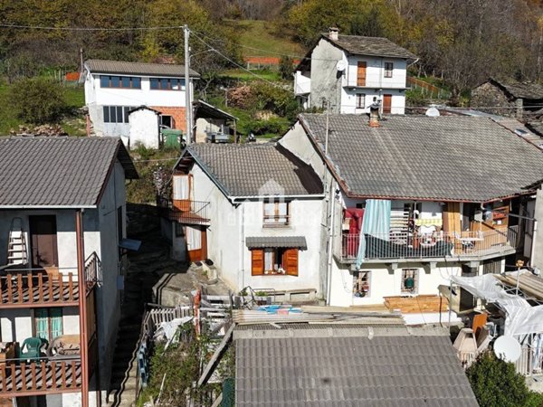 casa indipendente in vendita a Pont Canavese