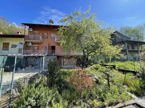 casa indipendente in vendita a Pont Canavese